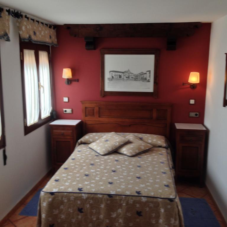 Hospedería Ana Pilar Hotel Porcuna Quarto foto