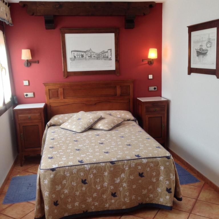 Hospedería Ana Pilar Hotel Porcuna Quarto foto